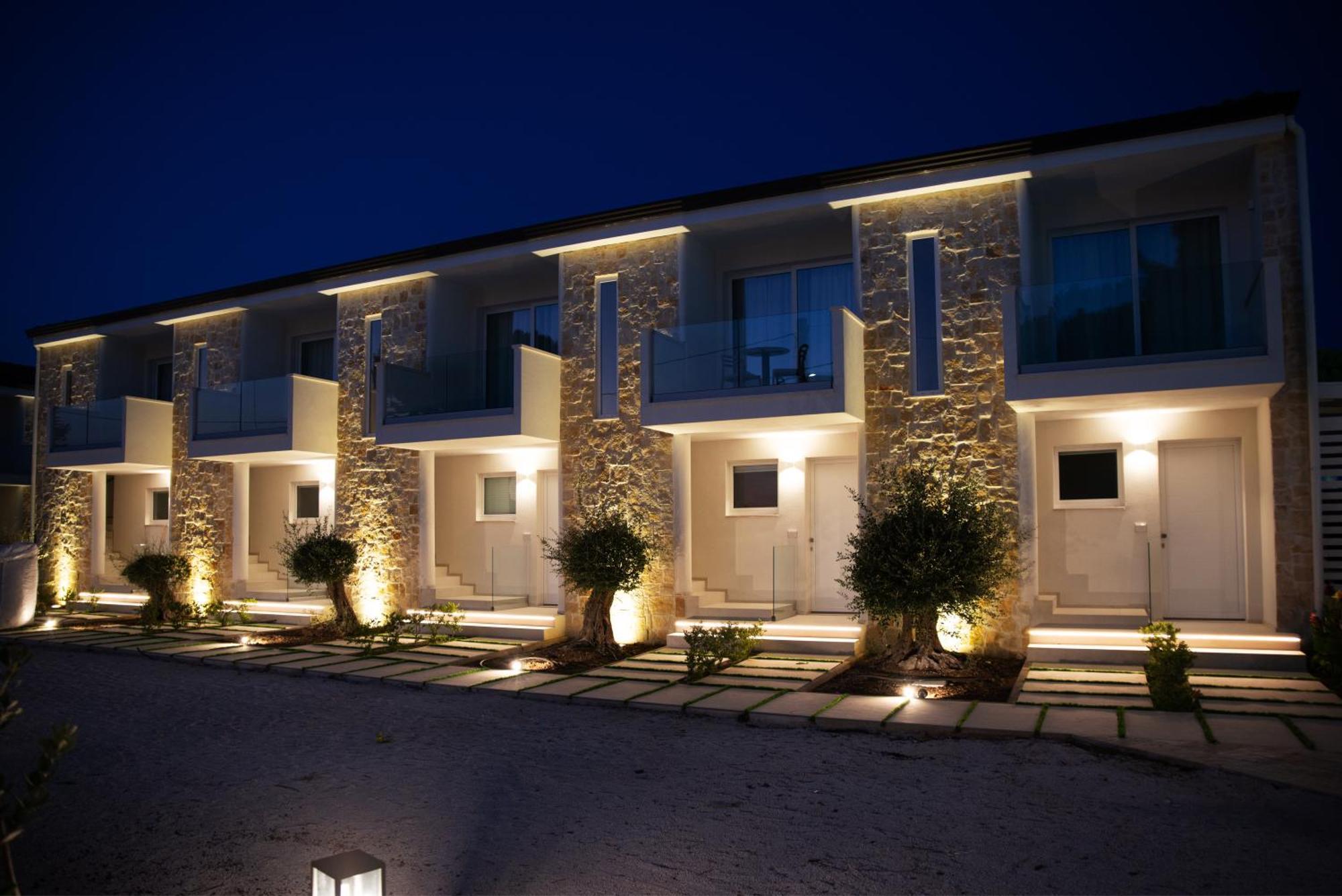 Montedarena Hotel Pulsano Exterior photo